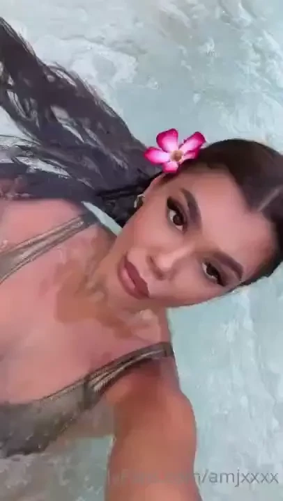 Do u like my hot skin 