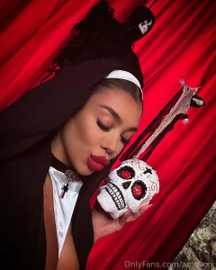 What do you think of my halloween outfit