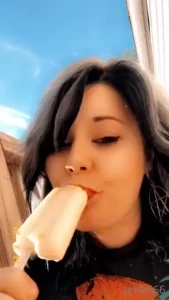 Nice popsicle on a hot ass day