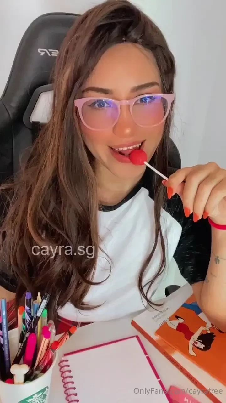 My classes are baaaack that explains why i m posting so little and i m 