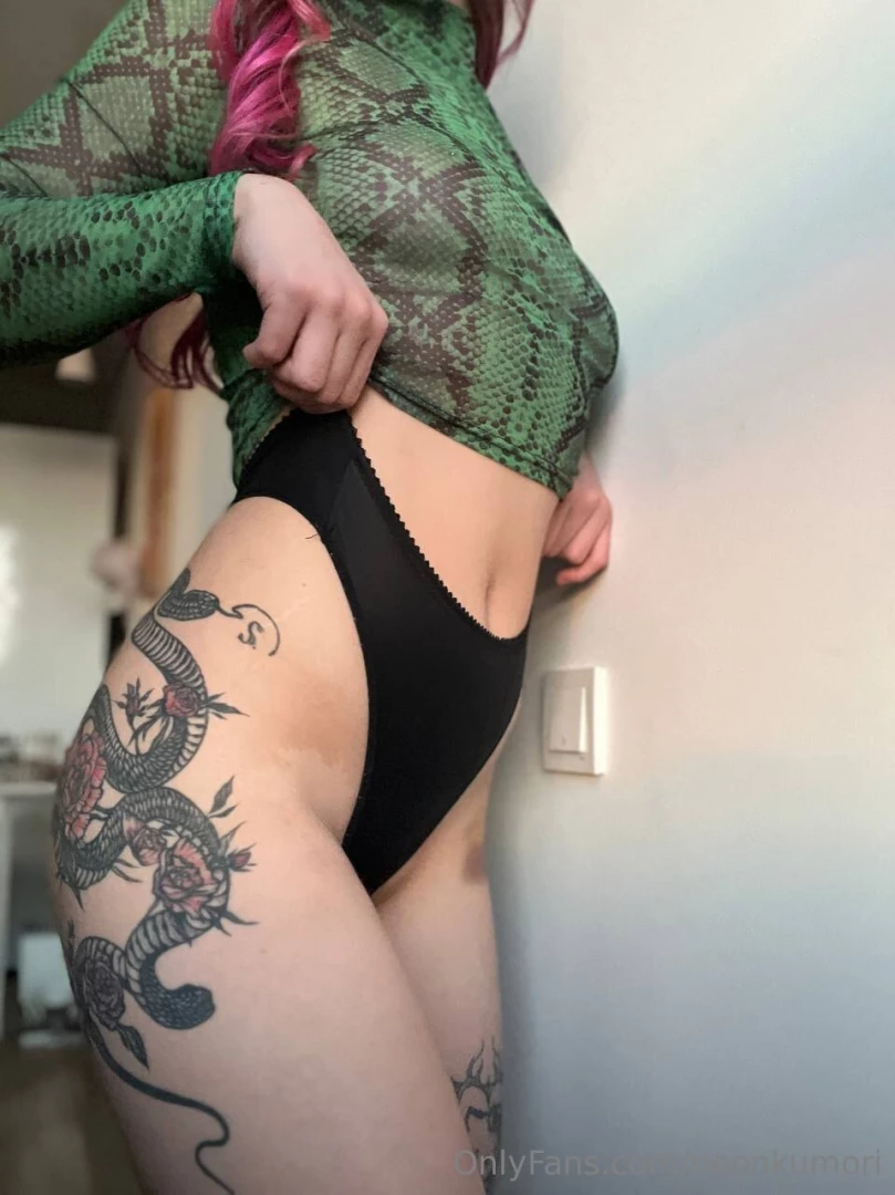 The waist should not be 24 inches your waist should be in your hands 