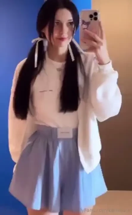Rocking this adorable look as i head out for a delicious meal craving 