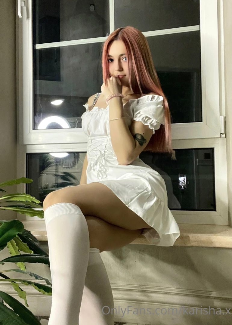 I like to make you cum baby what do you like to see me do dm me and 