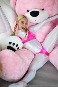 Get yourself a girl that sends you pics like this part 97