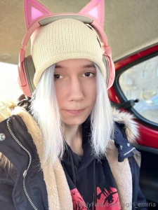 How do you like my headphones they re cute aren t they