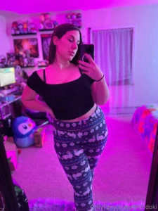 Enjoy a freebie selfie drop part 19