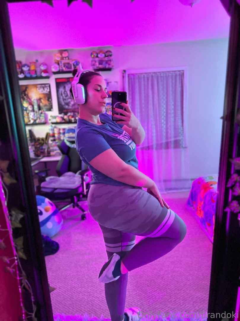Enjoy a freebie selfie drop 