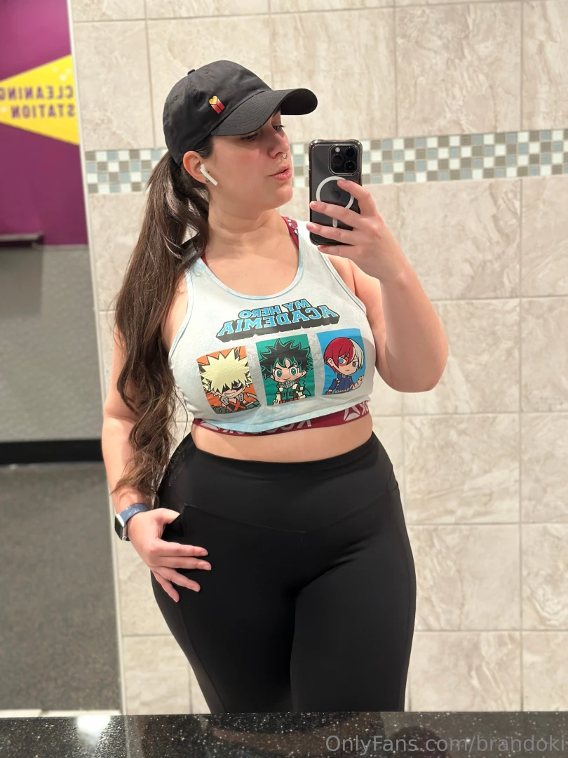 You all see to like my workout fits so here s another little freebie part 8 
