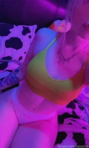 Can i come sit on your lap and play strinova