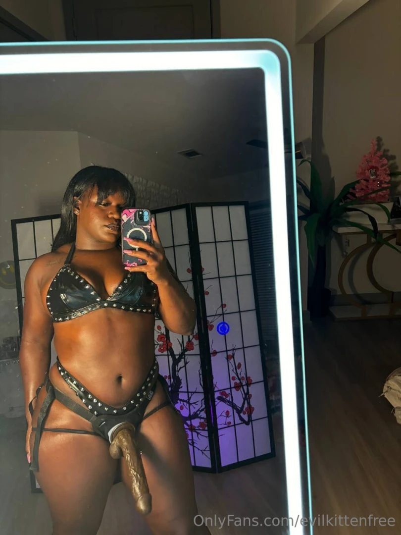 She s pegged over 200 nbsp queenmelaninsdungeonn click the link to part 2 