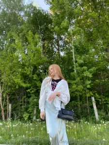Today i decided to treat myself to a little stroll and along the way i
