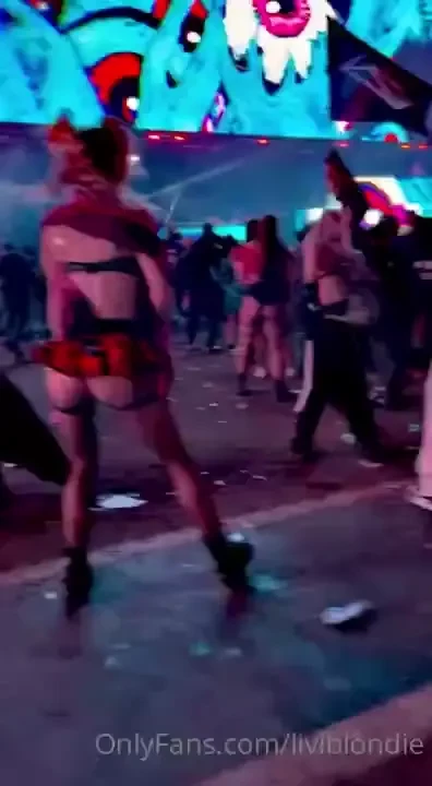 Who likes rave booty 