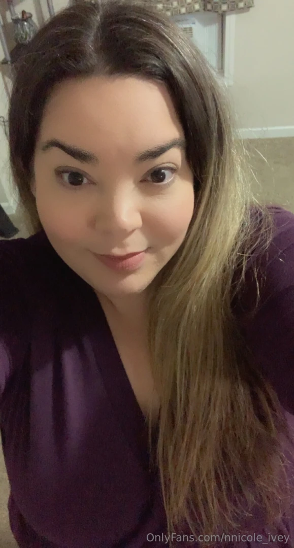 Happy friday babes check out my vip page so you can see all of me 