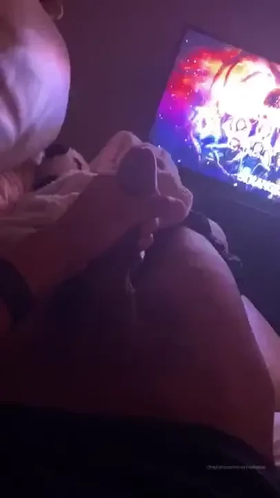 I was so horny i barely had enough time to slap some oil on my dick 