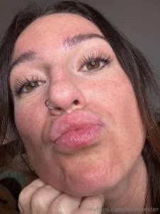 My asshole is all puckered up and ready for a juicy kiss