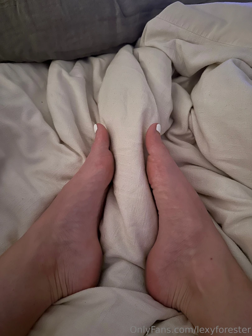 Stay if you also love seeing my beautiful feet part 4 