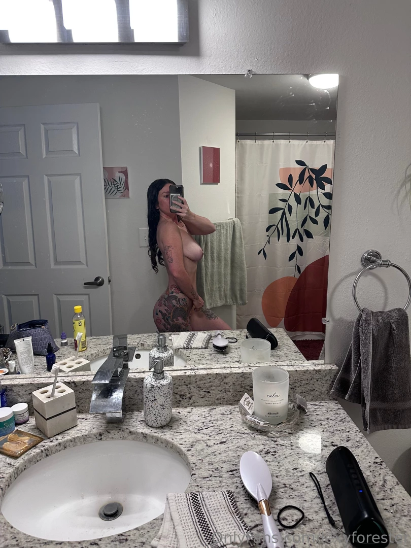 Tip if you want me to post more pics like this on my page 