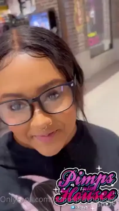 Sucking a fan in the mall i was walking around the mall when a fan 