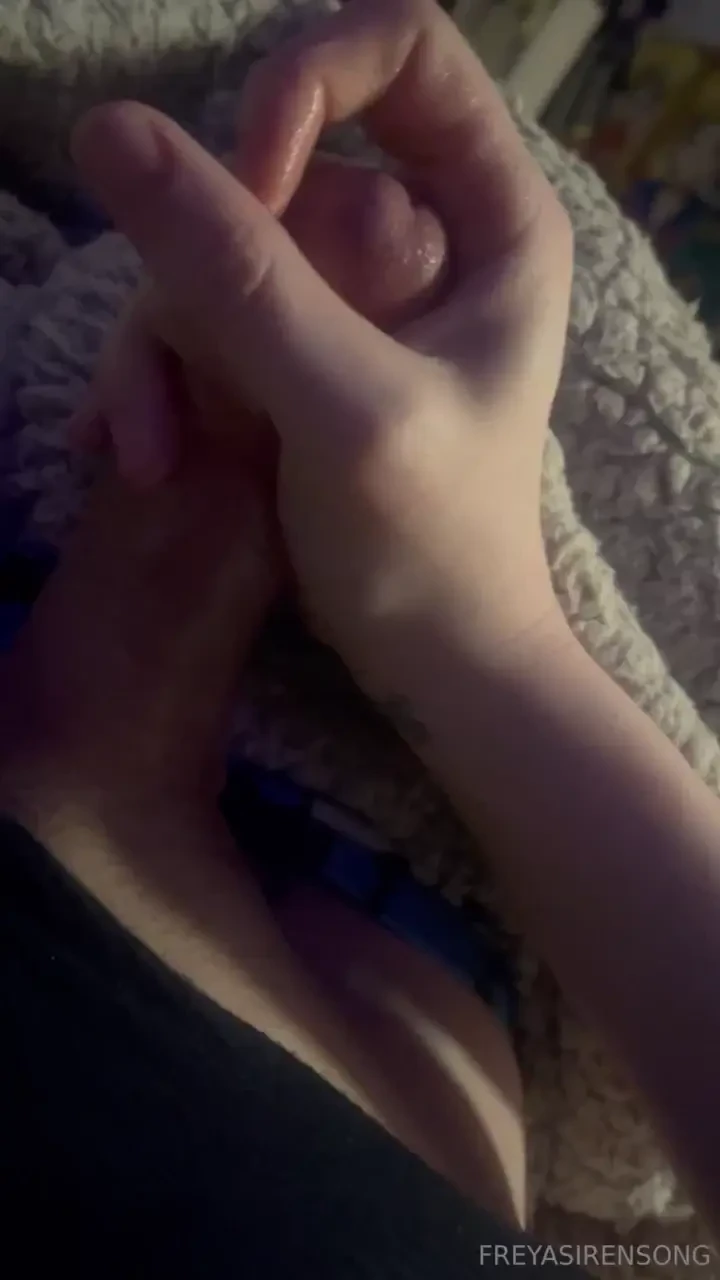 New look how beautiful my cock is i won t lie i d love a man built 