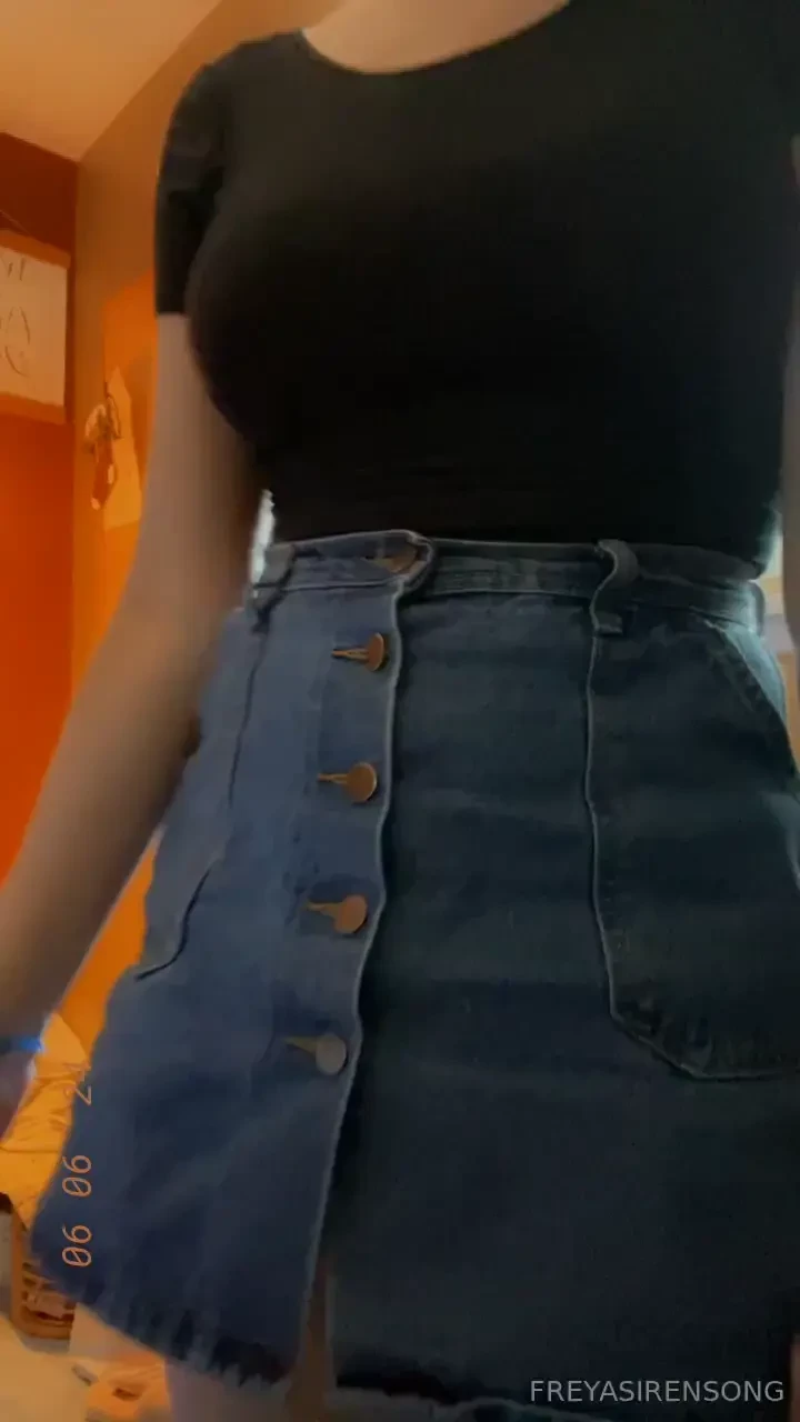 I wish there was someone on his knees behind me making a meal out of 