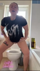 How s my aim fyp hairy hairypussy sexy milf toilet pee pissing