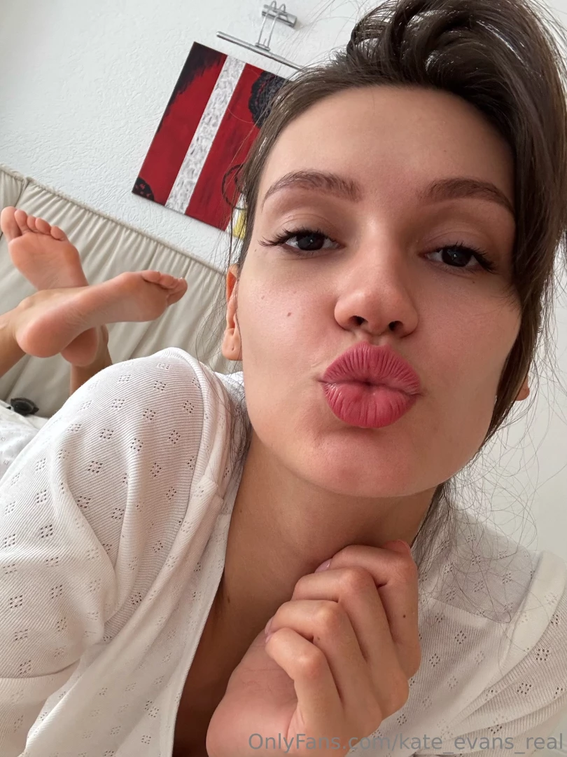 The work week has just started so here s a little virtual kiss for you 