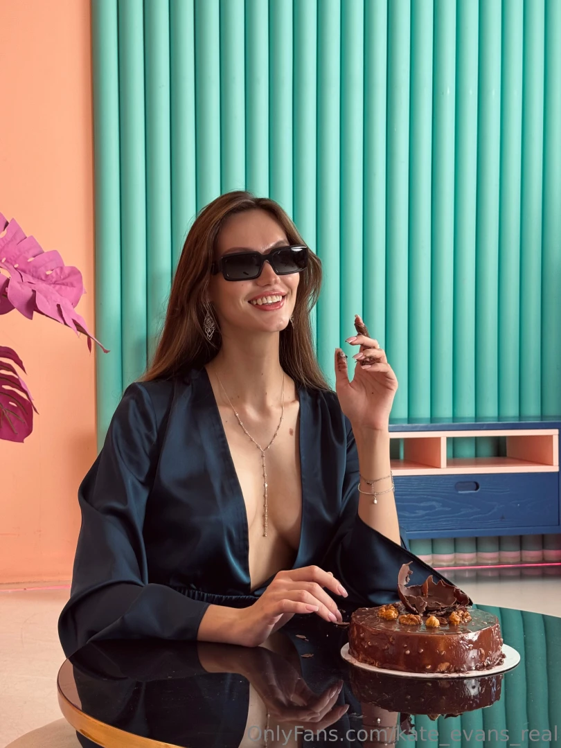 Took some cute behind-the-scenes pics from today s shoot for my part 1 