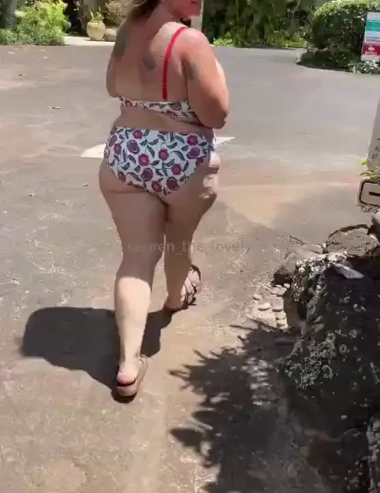 When the cellulite and fat sparkles in the sunlight 