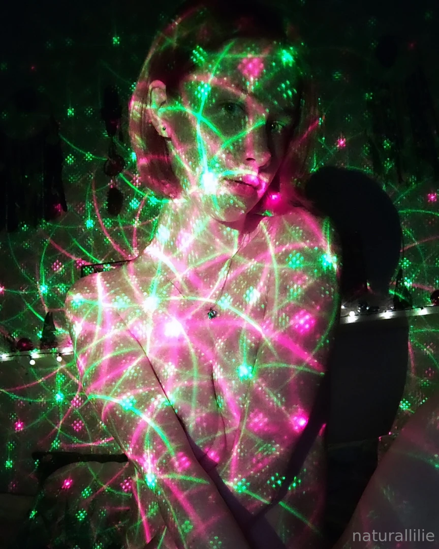 My christmas gifts swarovski necklace and earrings with these gorgeous 