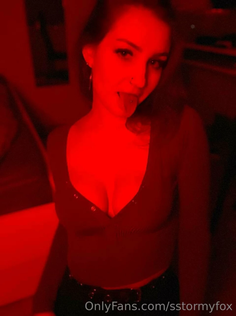 My red room beckons and turns you on that many naughty thoughts arise 