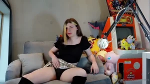 Jerking off and dirty talking i wanna see how tight you are