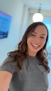 Im roleplaying your girlfriend waiting for you at the hotel but im so