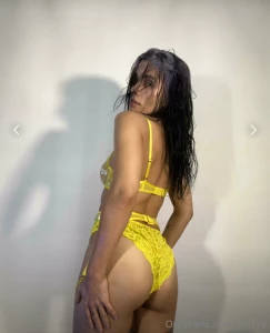What are you willing to do to be able to lick this ass