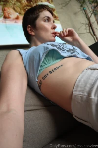 Soft skin naughty mind and a body that knows how to move wanna see