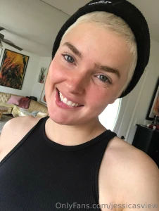 Do you think i look cute why don t you hit my dms and see the other