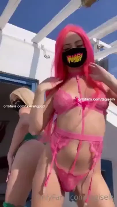 Dancing with my friend tssarahgood 