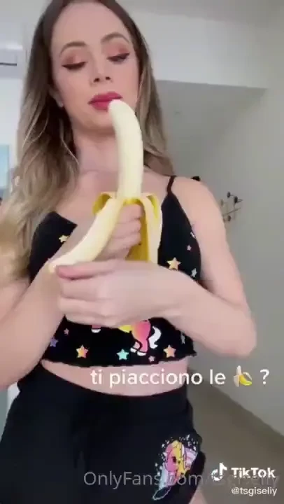 Angelss follow me on tiktok tsgiselly 