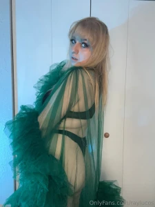 Remember this old thing i wanted to try some more girlfriend vibes