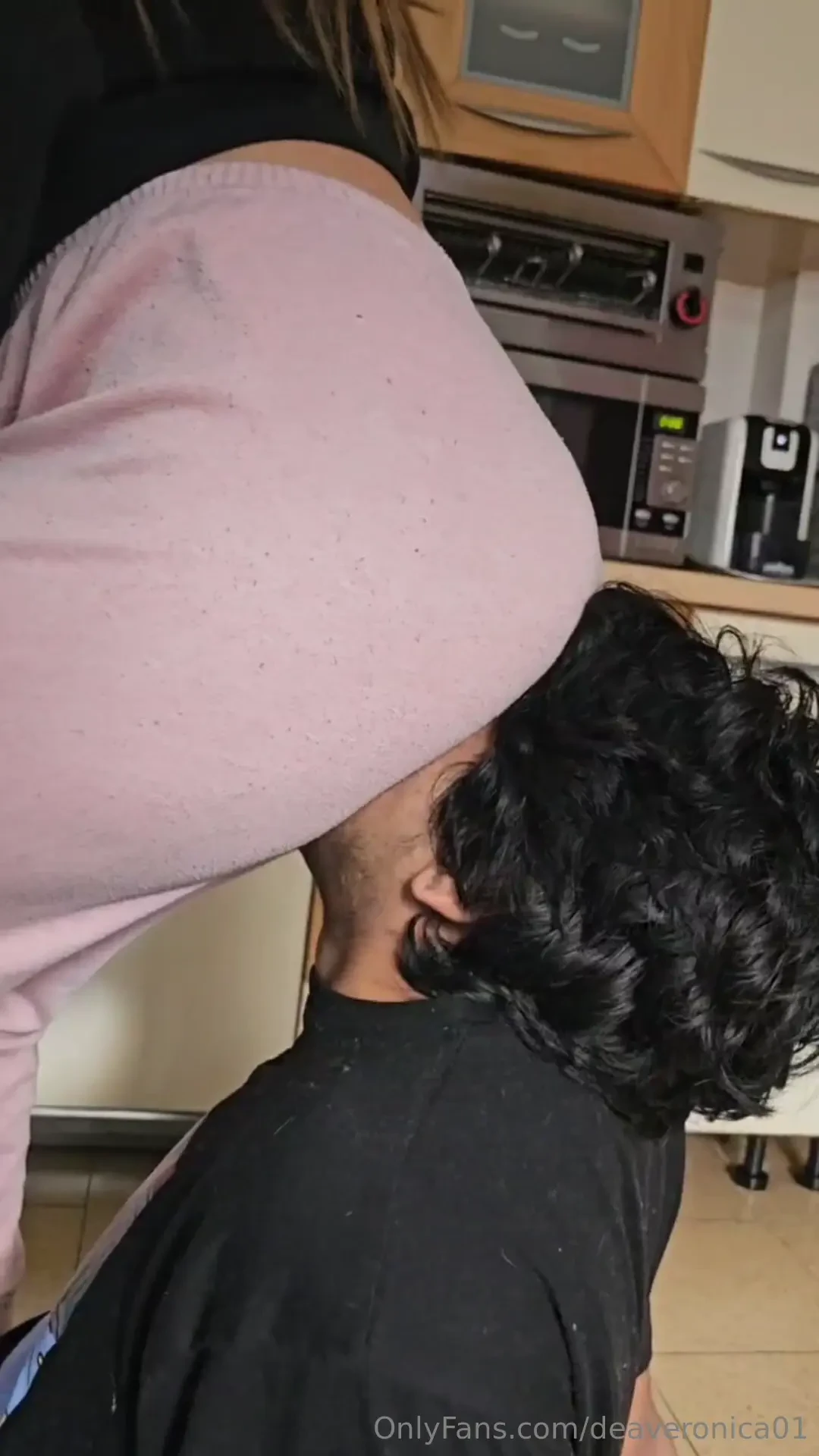 Breaking his face and neck with my ass in my comfy pajamas 