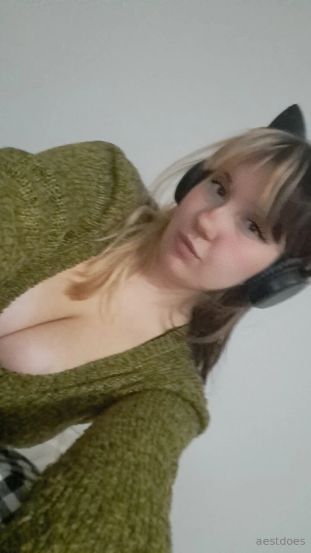 I wanna experiment new poses angels and positions who can i send these part 1 