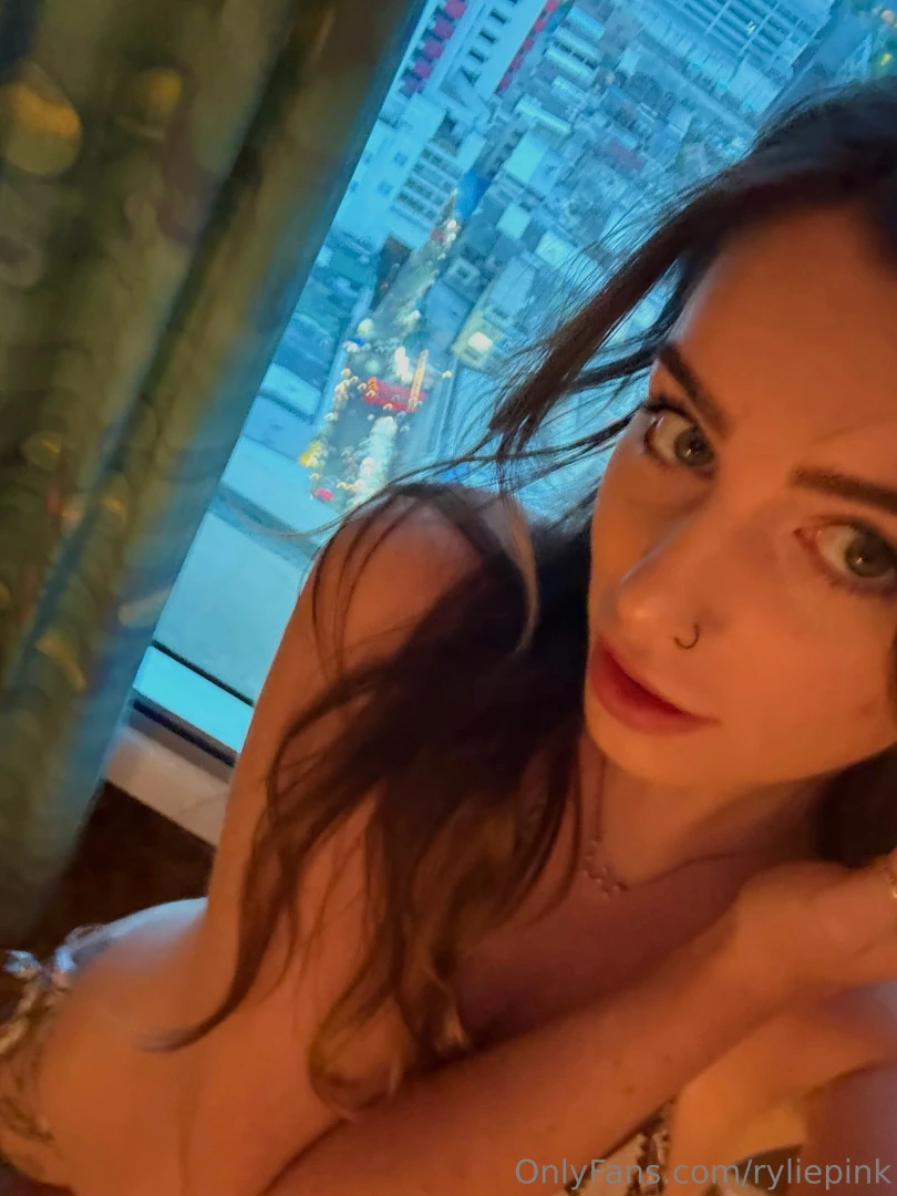 Just some cute pics of me i booked a hotel for next saturday and part 5 