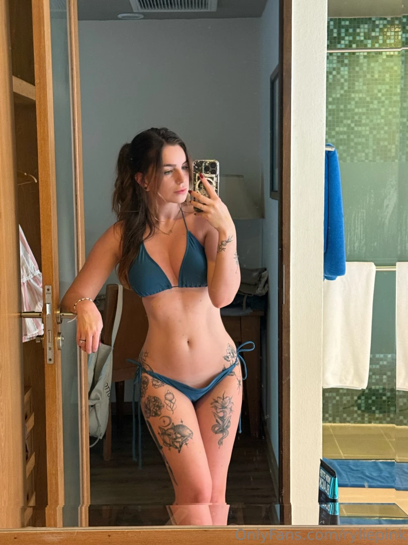 Just some cute pics of me i booked a hotel for next saturday and part 9 