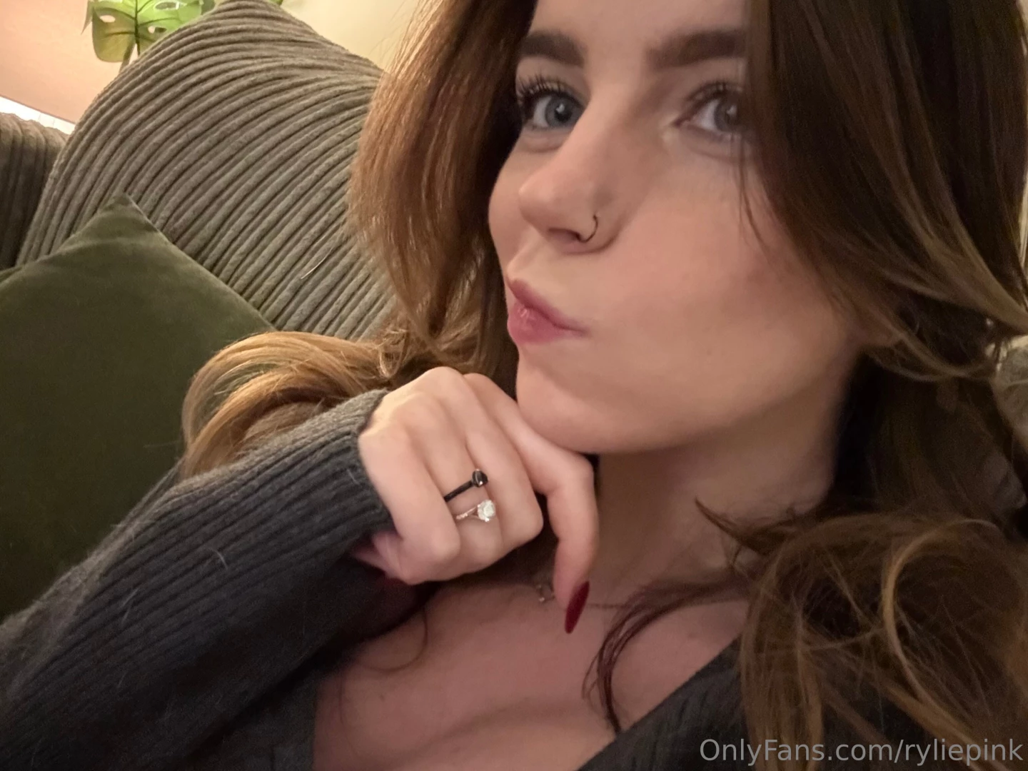 Just some cute pics of me i booked a hotel for next saturday and part 7 