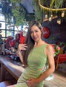 Do i look good wearing green part 1