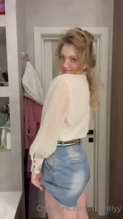 Getting ready to the shower 