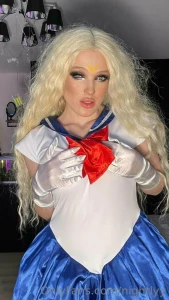 Sailor moon rushes to the rescue