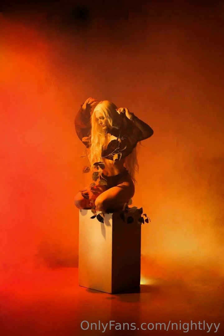 Now i m really an art object will you come and see me 