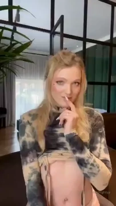 I can t figure out which is better videocall - in which you can see 