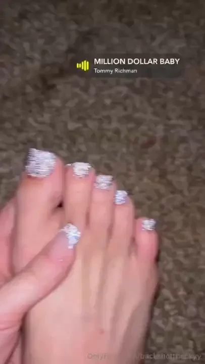 How much do you love my new nails 