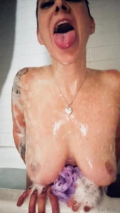 Here s some candid pics from my bath this morning if you like em and part 1